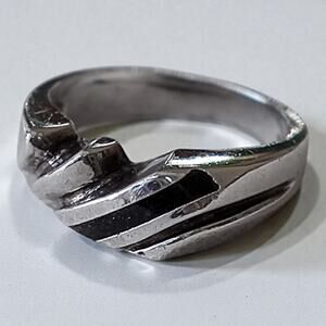 Vintage 925 Silver Onyx Striped Inlay Ring Ribbed Edge Irregular Statement